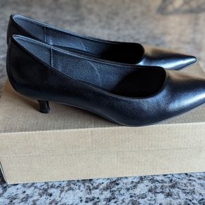 Kitten heels